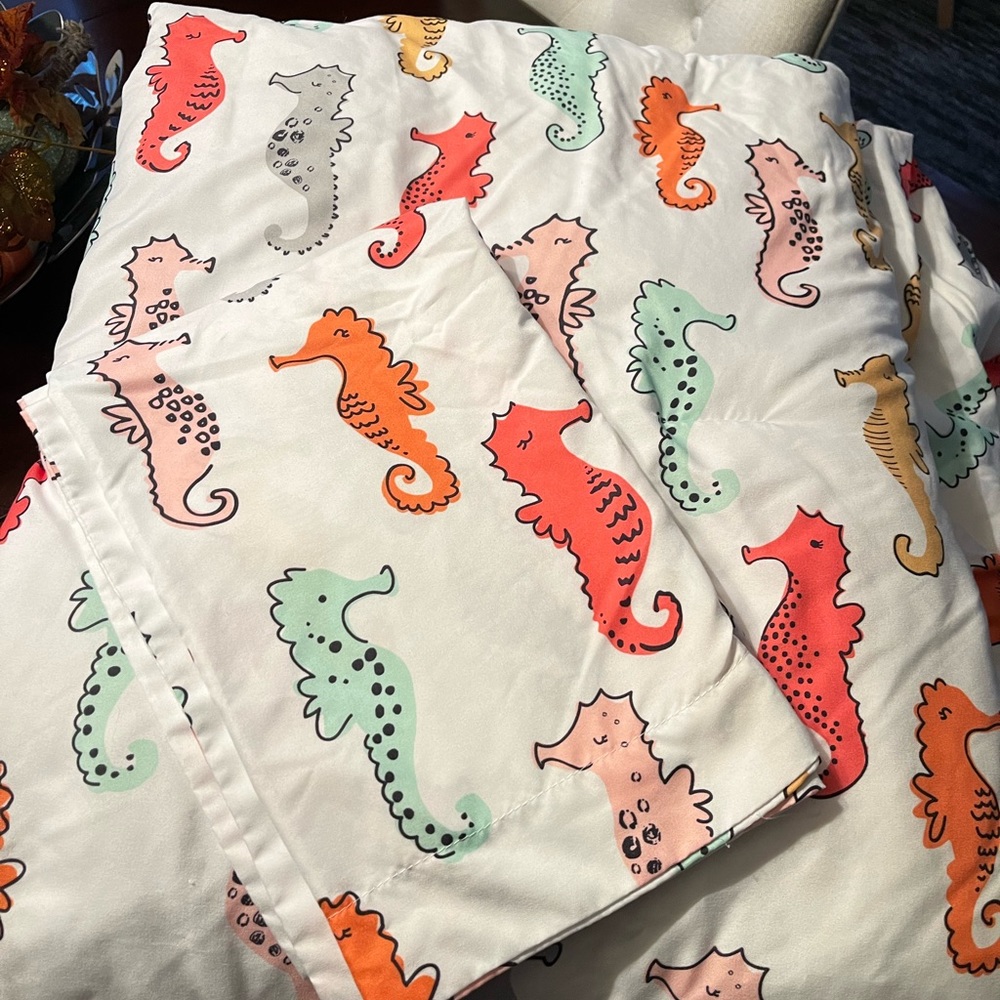 Pillow fort seahorse twin size comforter and sham